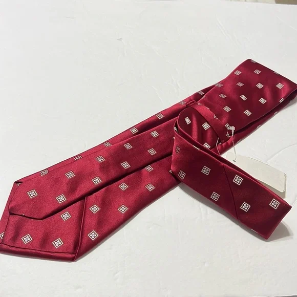 70. IKE BEHAR New York Geometric Maroom & Silver Silk Tie NWT